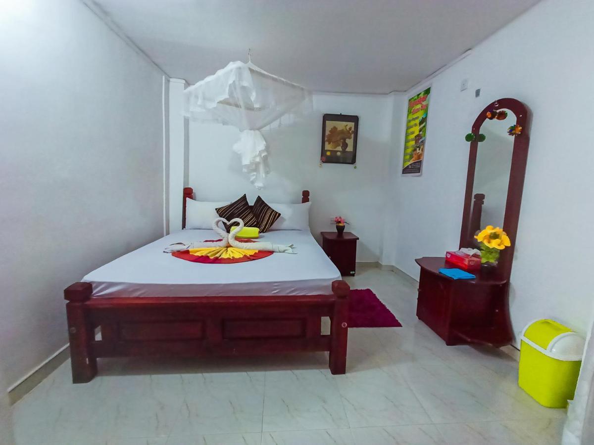 Sigiri Tarushan Home Stay Sigirija Zewnętrze zdjęcie